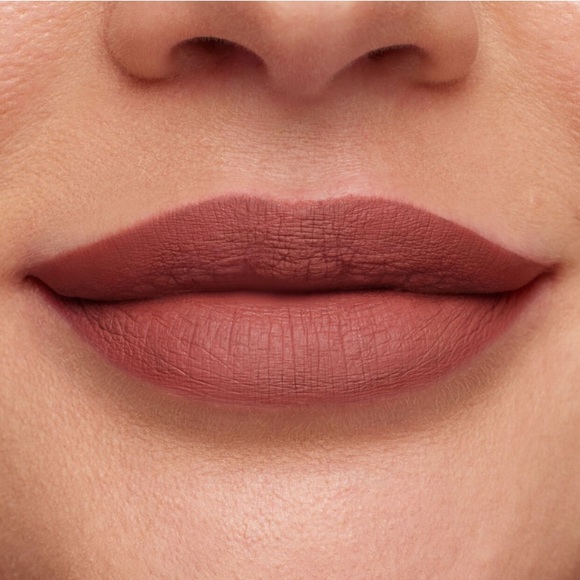HUDA BEAUTY Liquid Matte Ultra-Comfort Transferproof Lipstick: Trendsetter - Picture 6 of 7